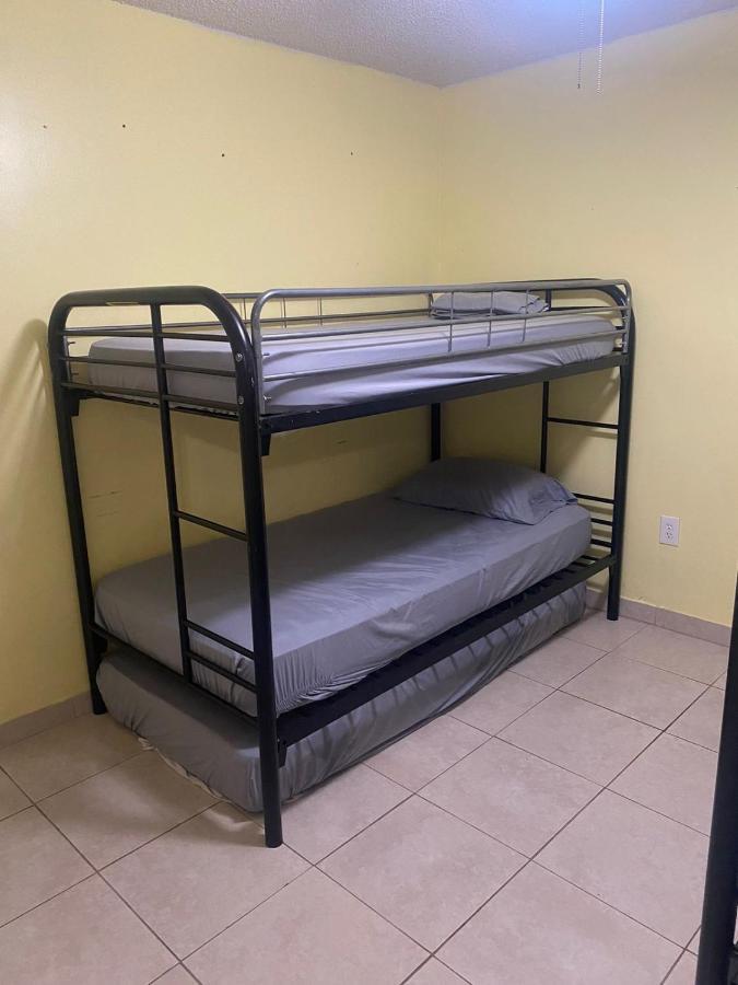 Hostel Brazilian Downtown Miami Bagian luar foto